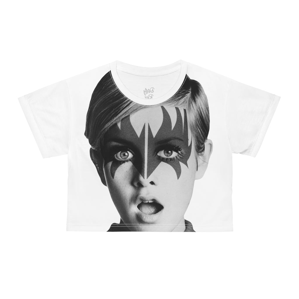 Twiggy Simmons Retro Rock Crop Tee — Edgy 60s Mod Graphic Top